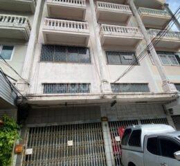 ขายอาคารพาณิชย์ลาดพร้าว106 4 ชั้น 20 ตารางวา 4 bed 4 bath 8.5 ล้านบาท