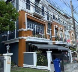 Sale ทาวน์เฮ้าส์ Plus City Park Ekamai - Ramintra 5 beds 8 Baths ราคา 12.75MB